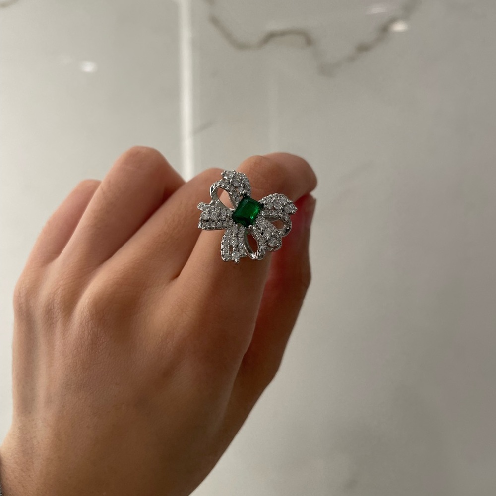 Synthetic Emerald Ring Adjustable and Elegant